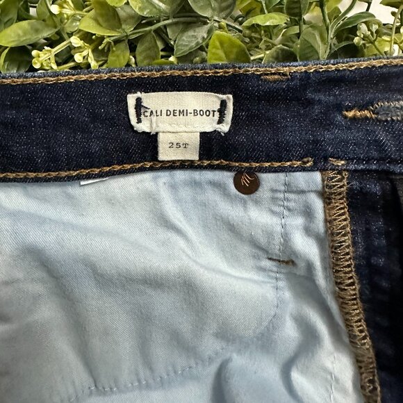 Madewell- Dark Wash - Cali-Demi-Bootcut - Picture 5 of 6